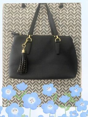 Black Handbag As Shown Excel. Cond.
